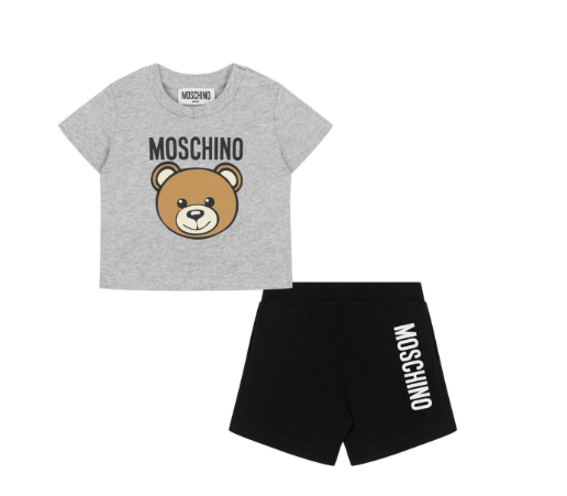 Haine și accesorii Moschino pentru copii plini de personalitate